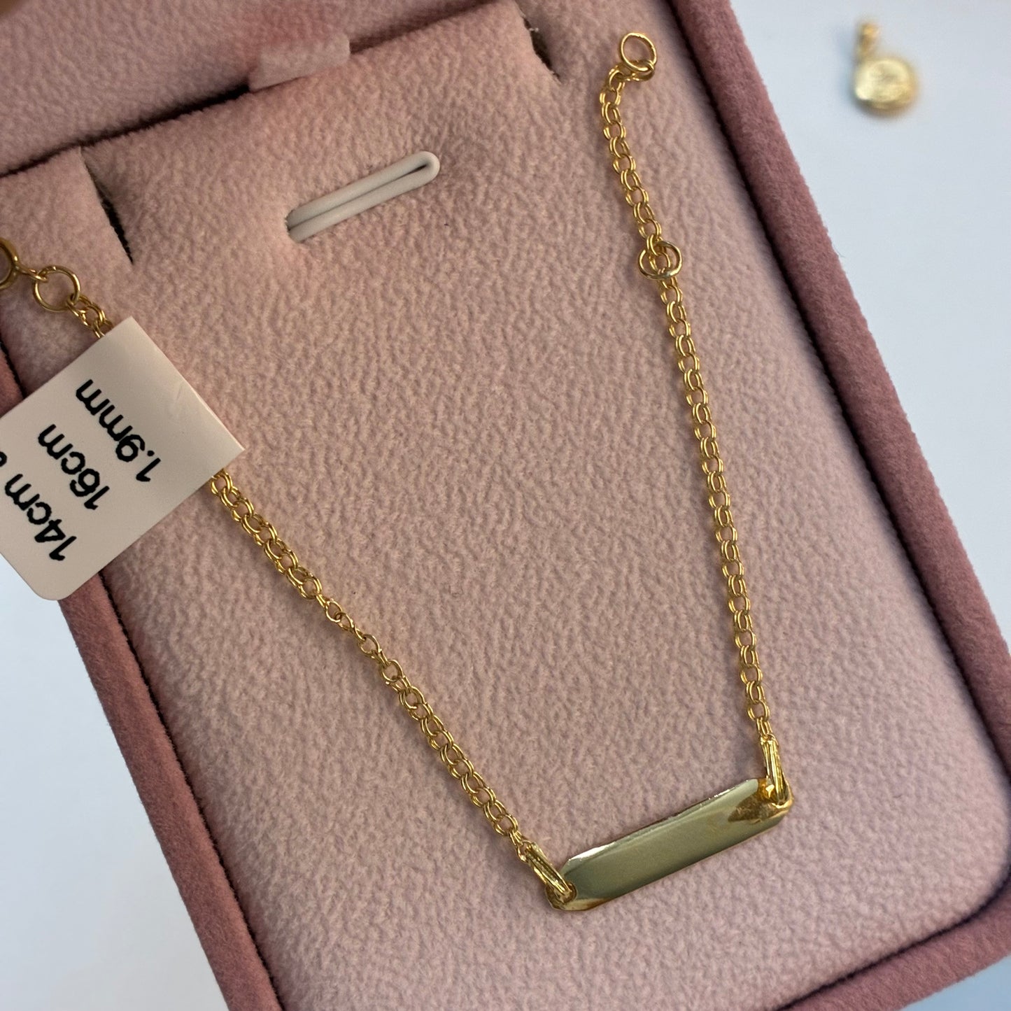 PULSERA ARO SEGUIDO CON PLACA PARA BEBE 1.9MM ORO AMARILLO COL 18K 14CM A 16CM - 1,28GR (NA)