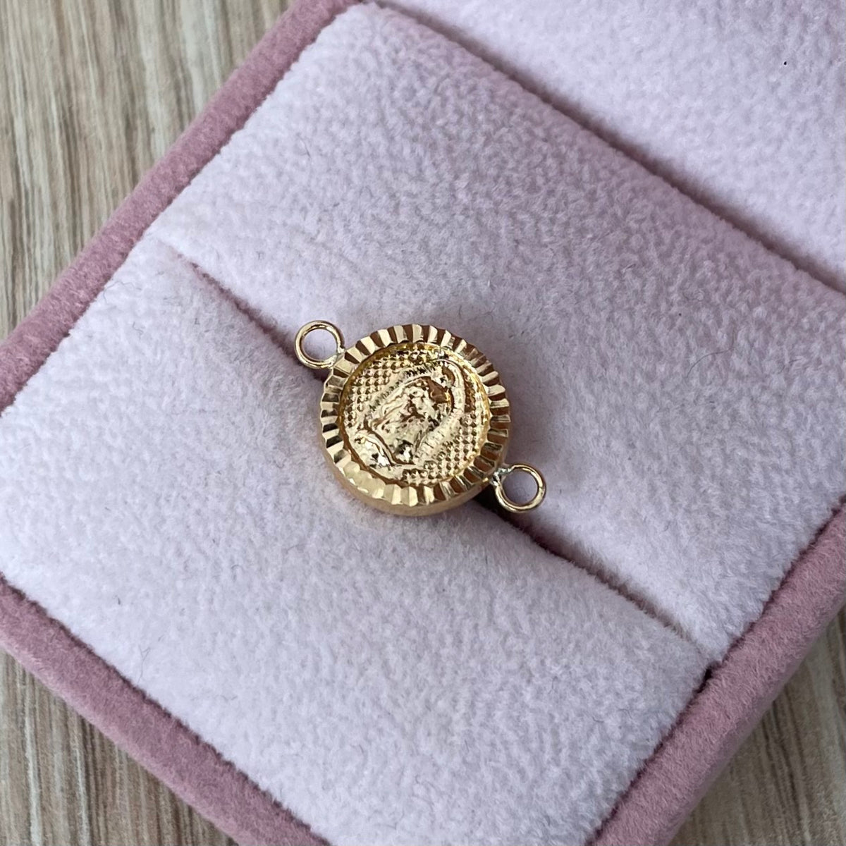 HERRAJE VIRGEN DE GUADALUPE BORDE DIAMANTADO MEDALLA 11,5MM ORO AMARILLO COL 18K - 0,72GR (NG)