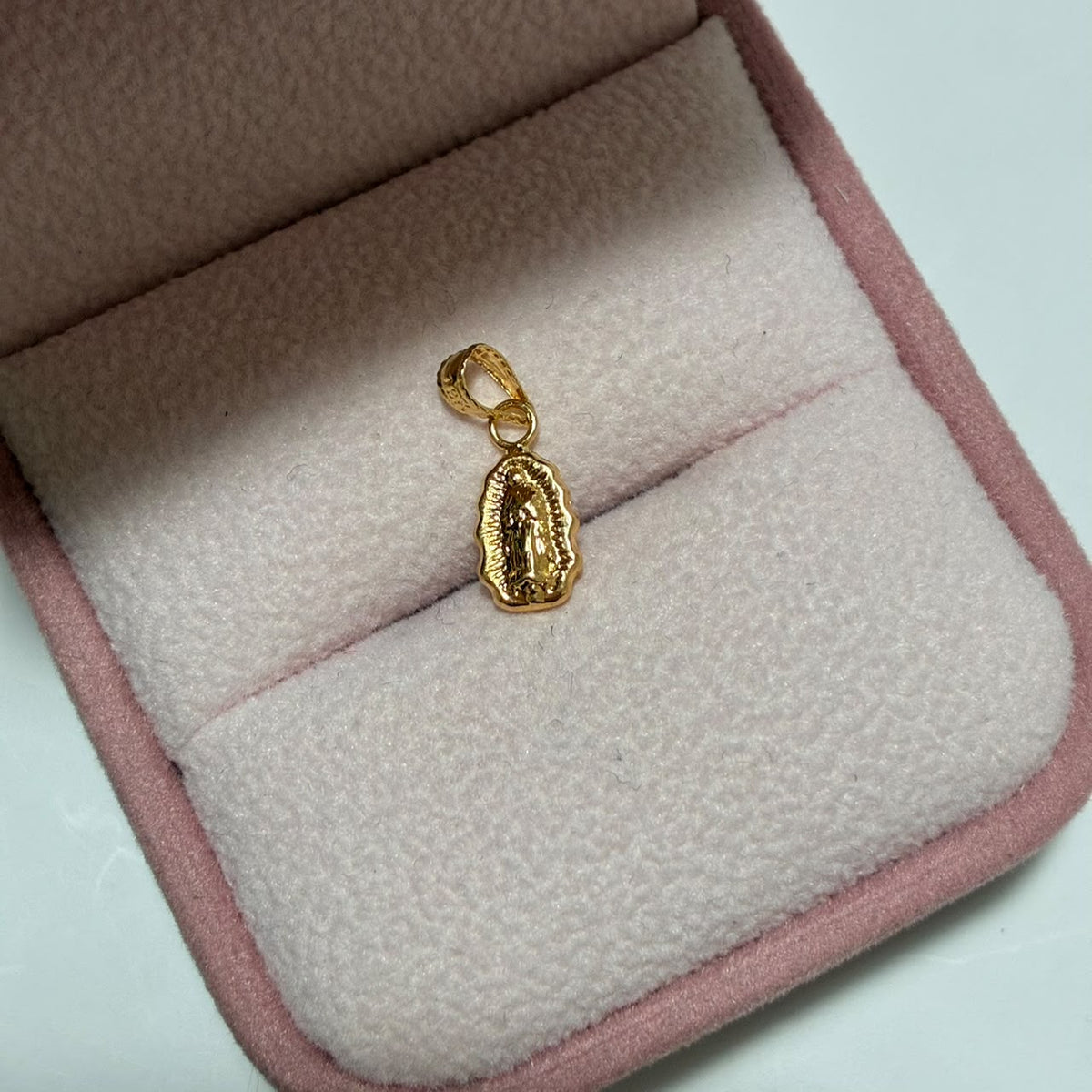 DIJE VIRGEN DE GUADALUPE SILUETA 1.5CM ORO AMARILLO COL 18K-0.29GR