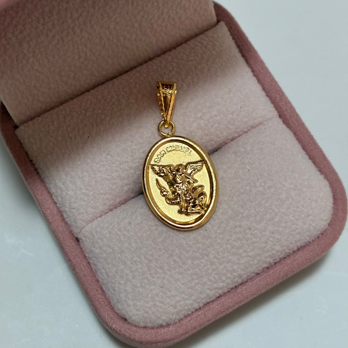 DIJE MEDALLA SAN MIGUEL ARCANGEL 2.6CM ORO AMARILLO COL 18K-1.16GR