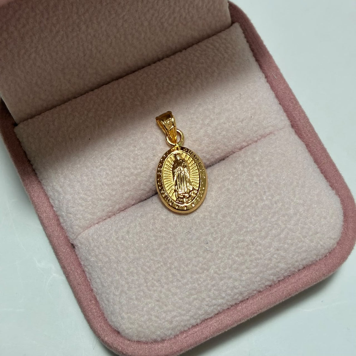 DIJE VIRGEN DE GUADALUPE REDONDA 2CM ORO AMARILLO COL 18K-0.59GR
