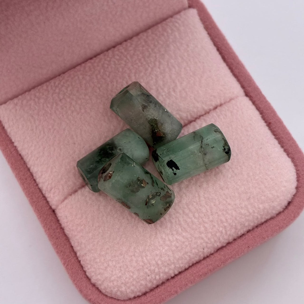 CANUTILLO DE ESMERALDA NATURAL 1.3CM -GR