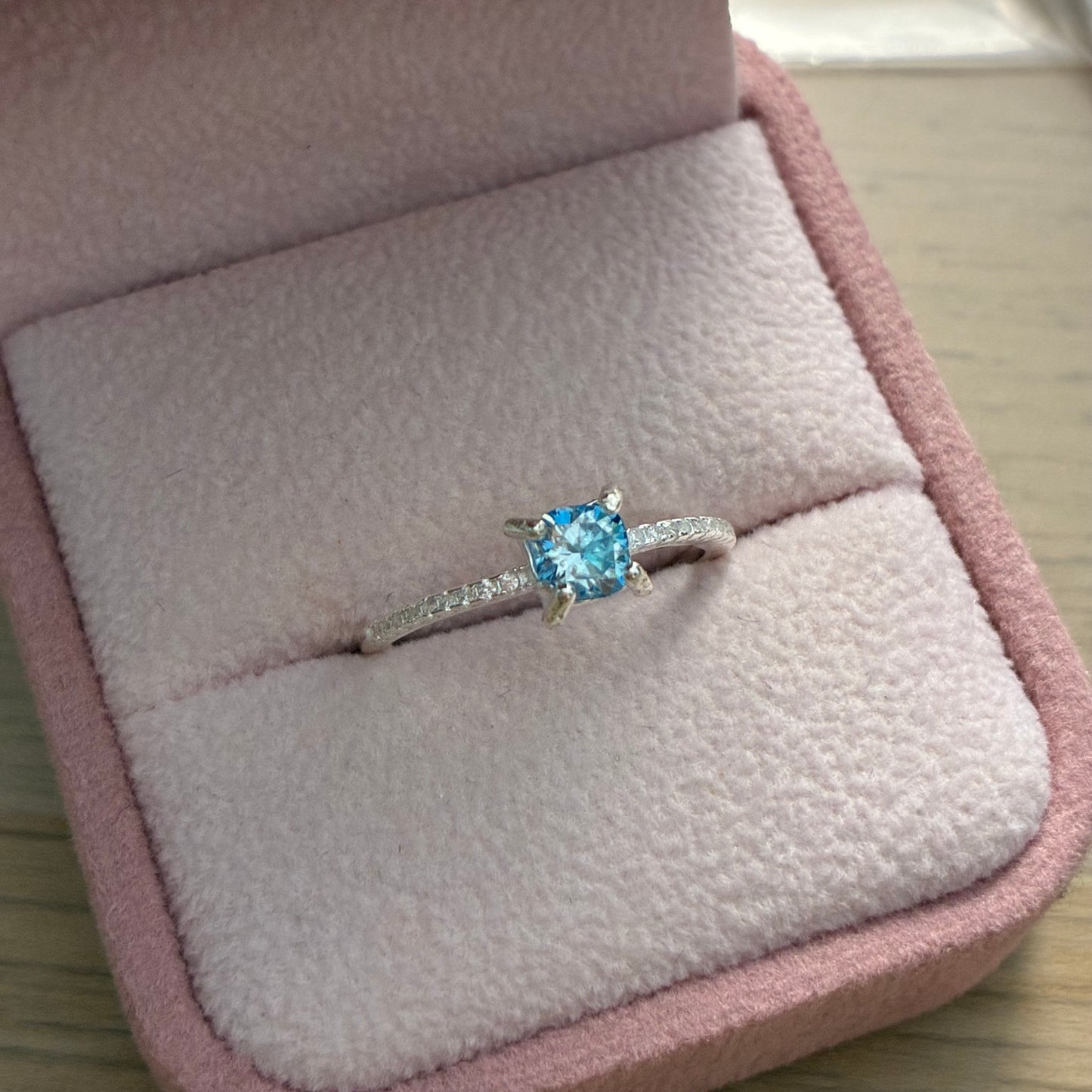 ANILLO MARIAM PLATA 925 + MOISSANITA AQUA MARINA CORTE CUSHION 0,5CT TALLA 7