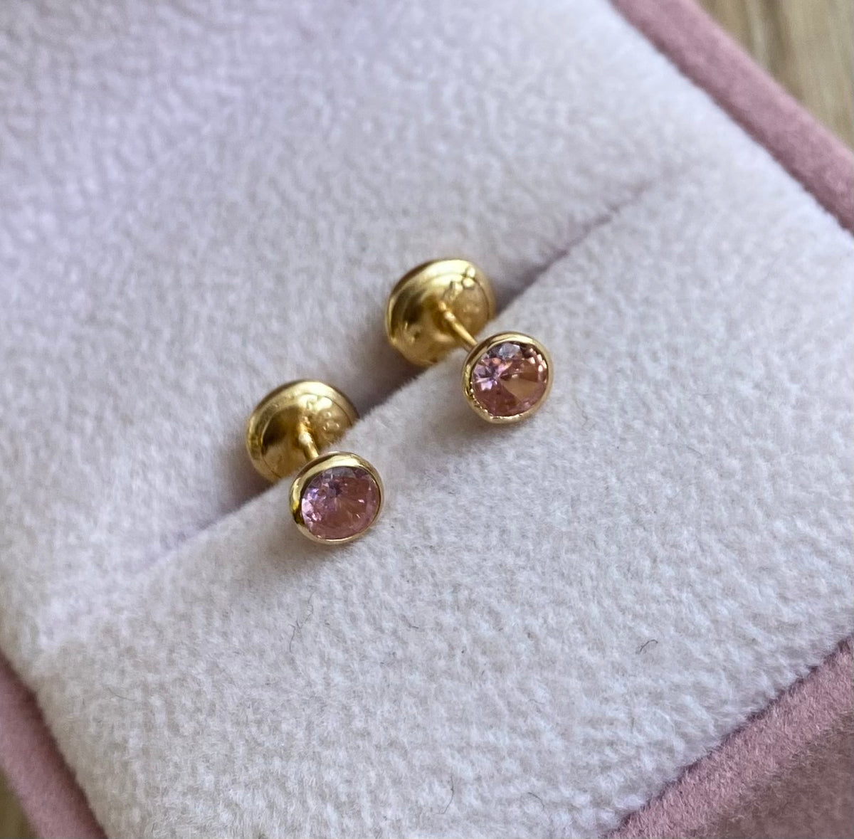 TOPOS + PIEDRA ROSADA 4M ORO AMARILLO COL 18K - 0,68GR (NG)