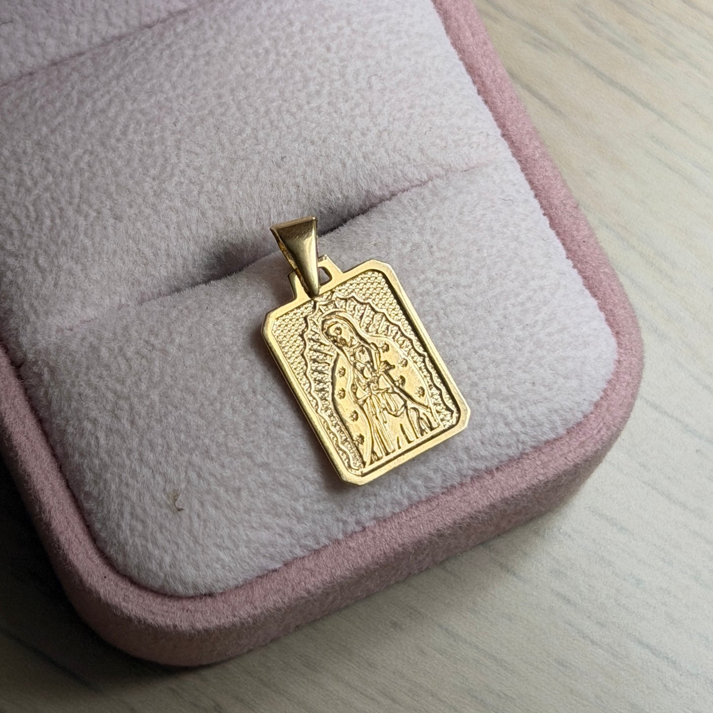 DIJE PLACA VIRGEN DE GUADALUPE 2CM ORO AMARILLO COL 18K - 0,96GR