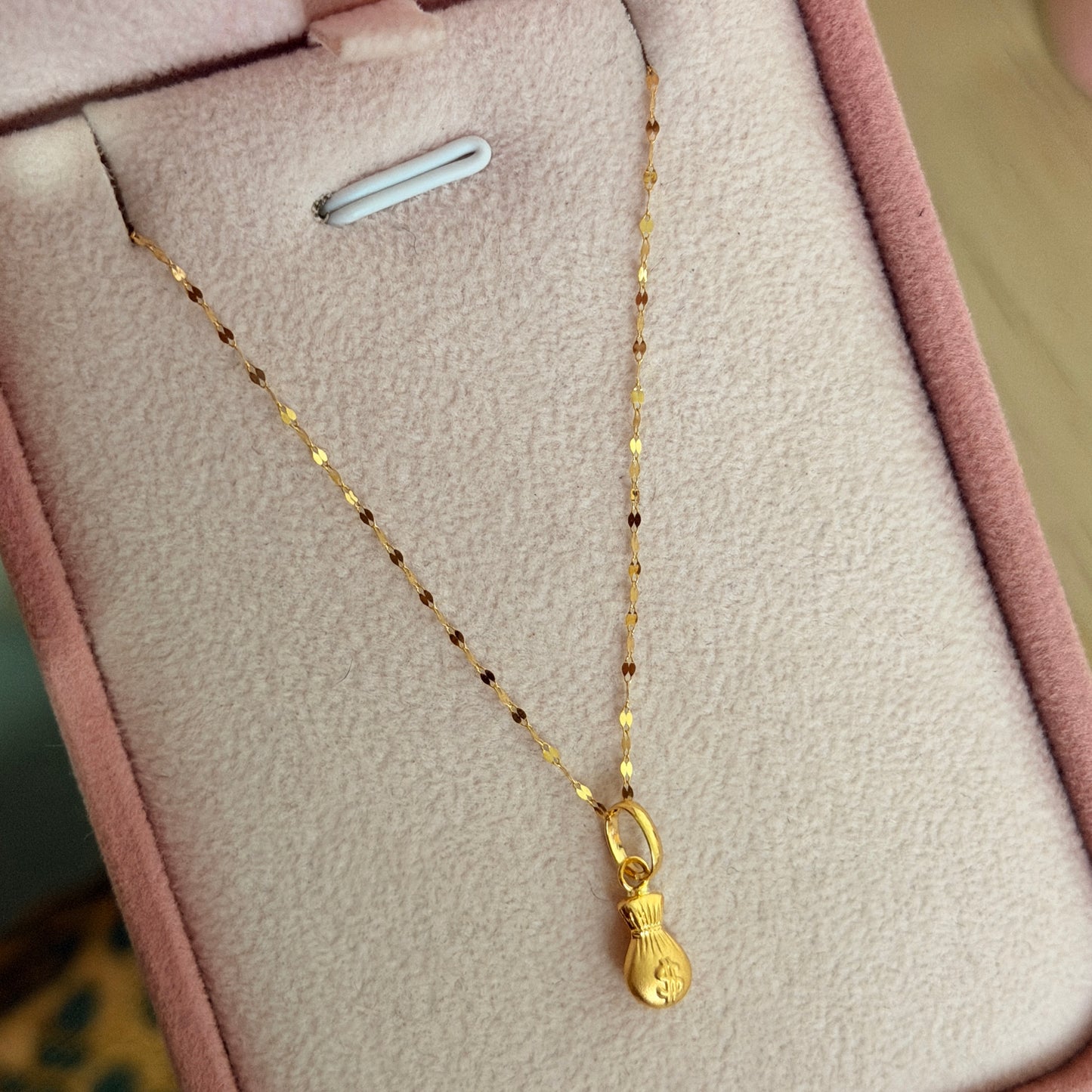 CADENA MINI CRISPETA 50CM + DIJE BOLSA DE DINERO 1.3CM ORO AMARILLO 18K