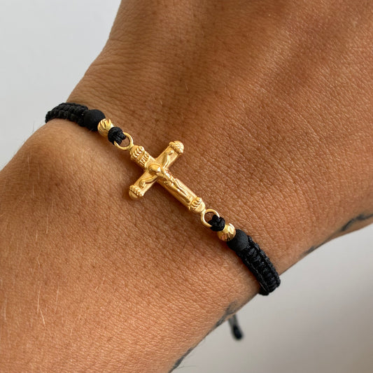 PULSERA HILO NEGRO CRUZ CON CRISTO + 2 BOLAS 3MM ORO AMARILLO 18K - 0,78GR