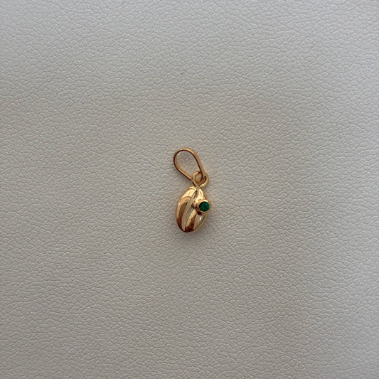 DIJE GRANO DE CAFÉ CON PIEDRA VERDE 1.2CM ORO AMARILLO 18K - 0.22GR