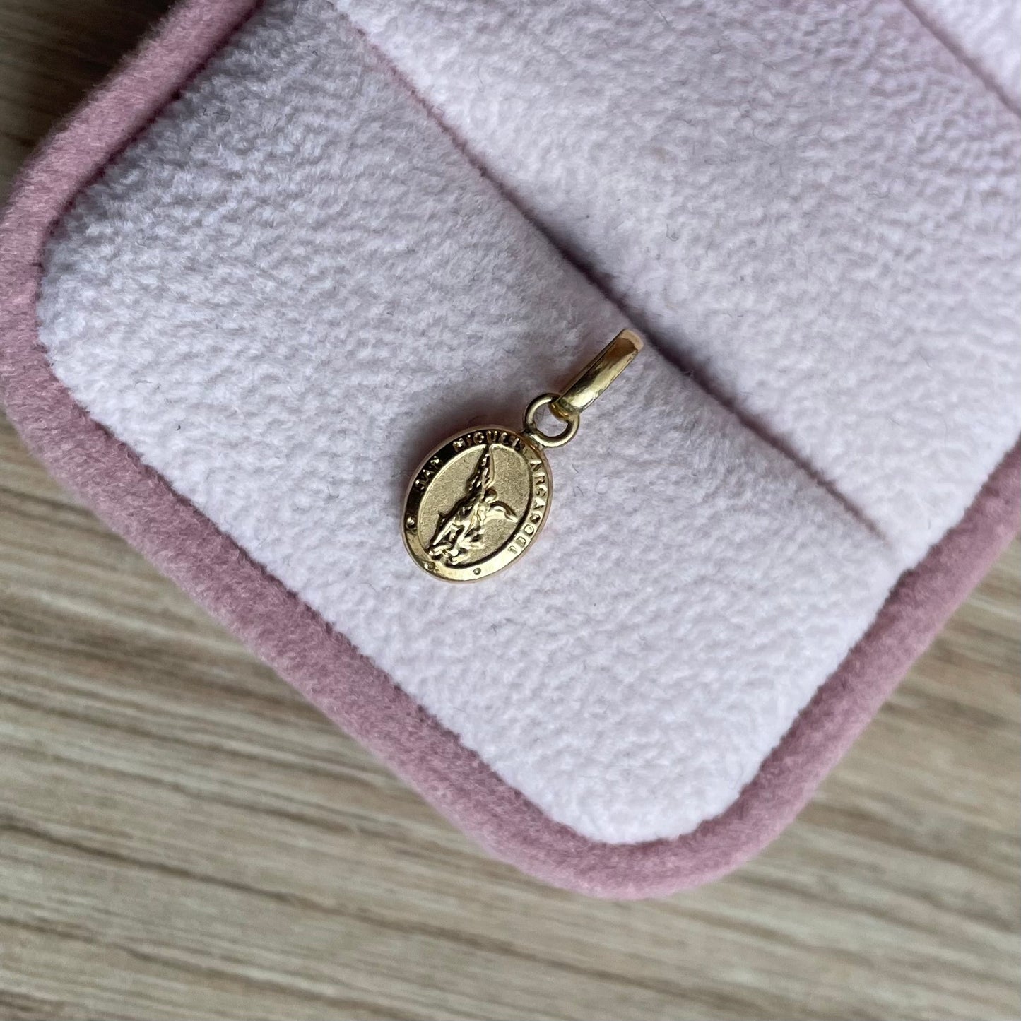 DIJE ANGEL SAN MIGUEL ARCANGEL 1,5CM ORO AMARILLO COL 18K - 0,35GR (NG)