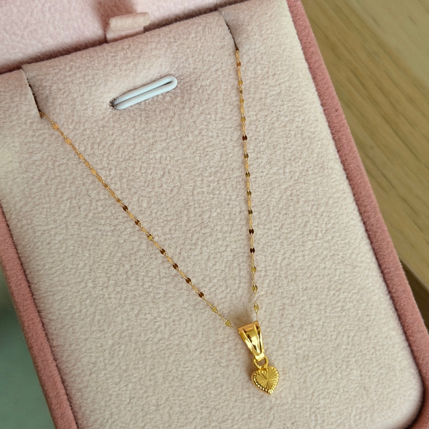 CADENA MINI CRISPETA 50CM + DIJE MINI CORAZON DIAMANTADO 1.1CM ORO AMARILLO 18K