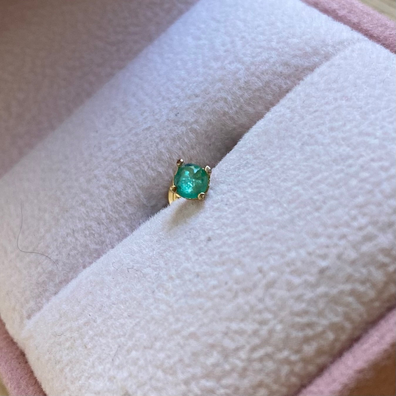 TOPO + ESMERALDA NATURAL 3.1MM ORO AMRILLO COL 18K  *PIERCING*
