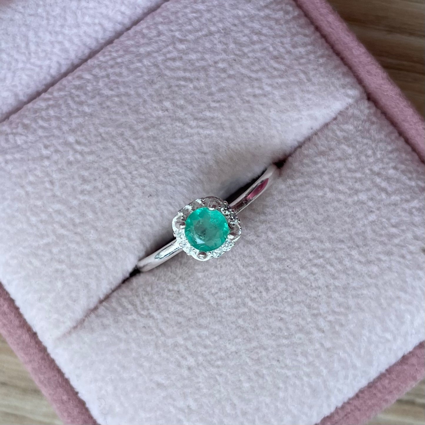ANILLO NAVI PLATA 925 + ESMERALDA NATURAL TALLA 7