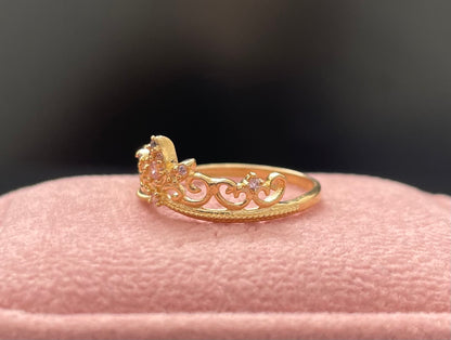 ANILLO CORONA PIEDRA ROSADA FLOR TRES PETALOS 8,4MM ORO AMARILLO COL 18K TALLA 7 - 2.12GR (NG)
