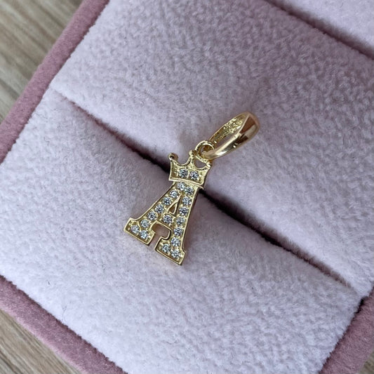 DIJE LETRA A CON CORONA Y PIEDRAS BLANCAS 1,8CM ORO AMARILLO COL 18K - 0,85GR (NG)