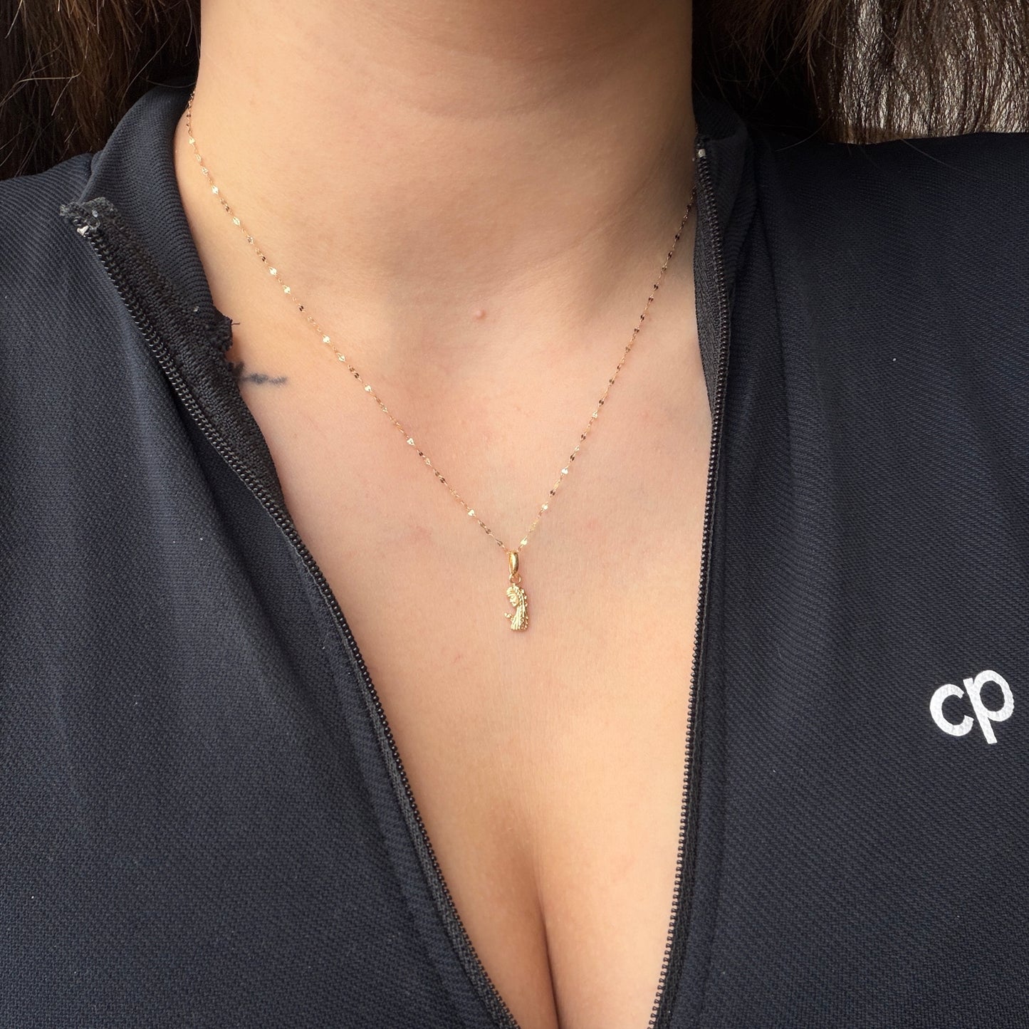 CADENA MINI CRISPETA 0.9MM 45CM + DIJE NIÑA MARIA ORO AMARILLO 18K 0,6GR (NF)