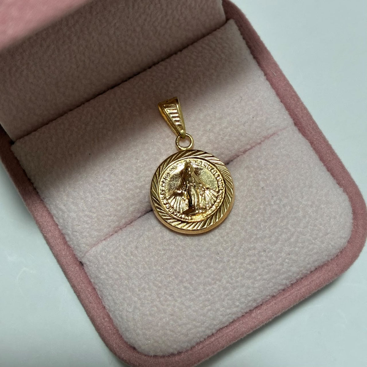 DIJE MEDALLA MILAGROSA BORDE DIAMANTADO 2.3CM ORO AMARILLO COL 18K-1.24GR
