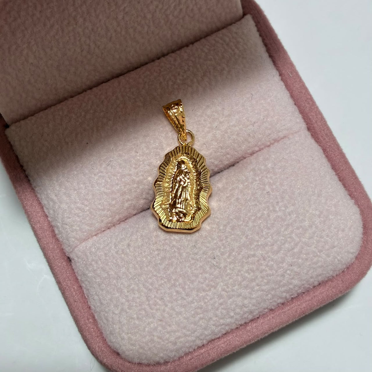 DIJE VIRGEN DE GUADALUPE SILUETA 2CM ORO AMARILLO COL 18K-0.73GR