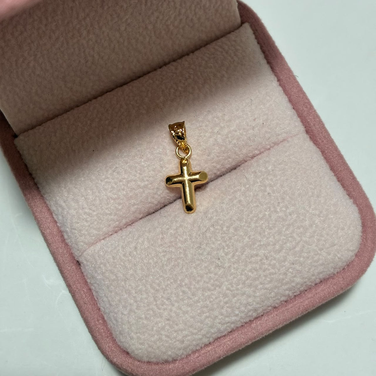 DIJE CRUZ LISA 1.5CM ORO AMARILLO COL 18K-0.26GR