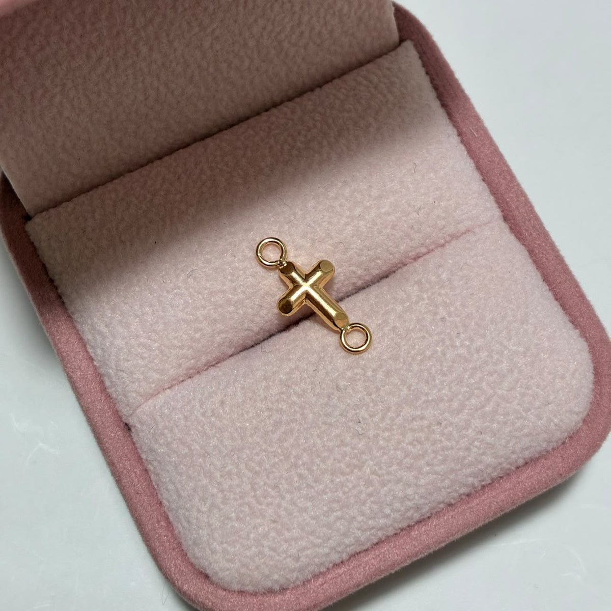 HERRAJE CRUZ LISA 1.5CM ORO AMARILLO COL 18K-0.27GR