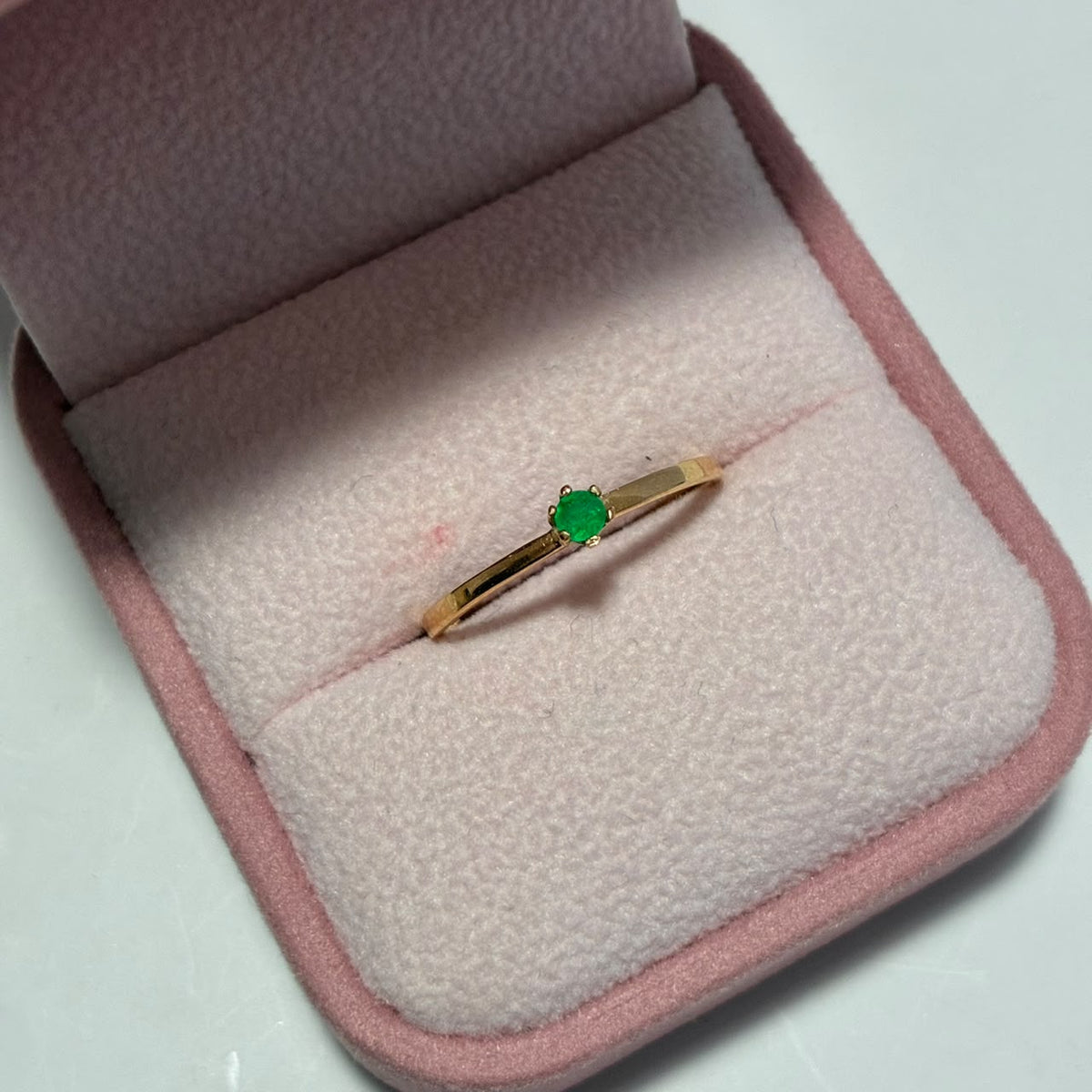 ANILLO SOLITARIO ESMERALDA NATURAL 3MM TALLA 8 ORO AMARILLO COL 18K-1.19GR
