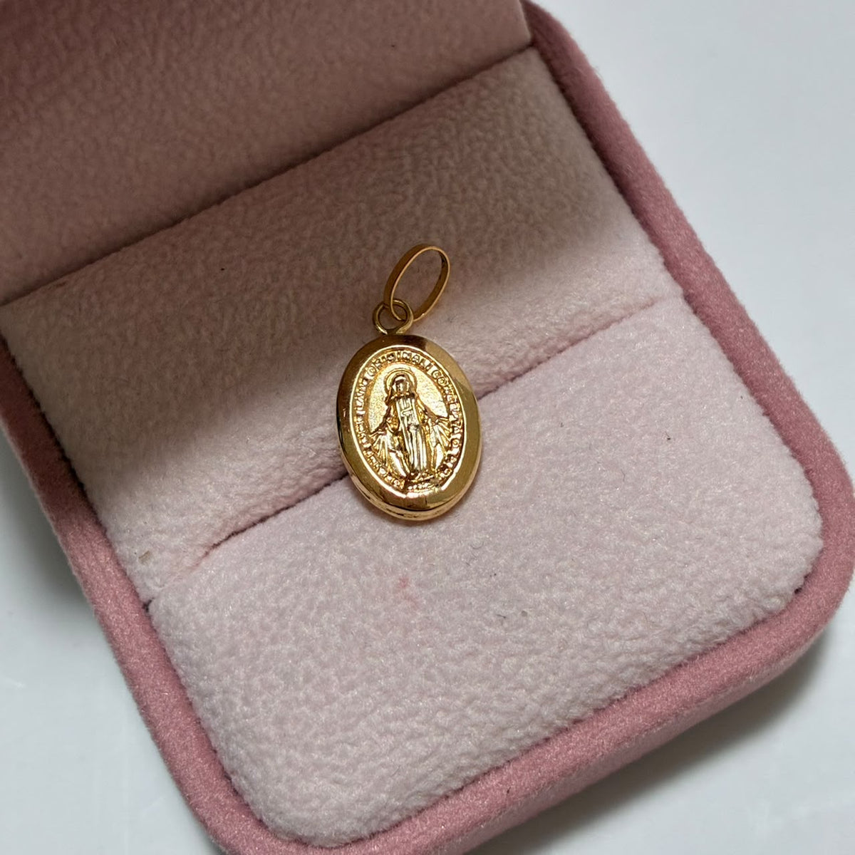 DIJE VIRGEN MILAGROSA REDONDA 2CM ORO AMARILLO COL 18K-0.58GR