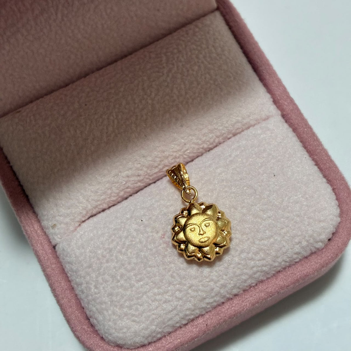 DIJE SOL 1.7CM ORO AMARILLO COL 18K-0.62GR