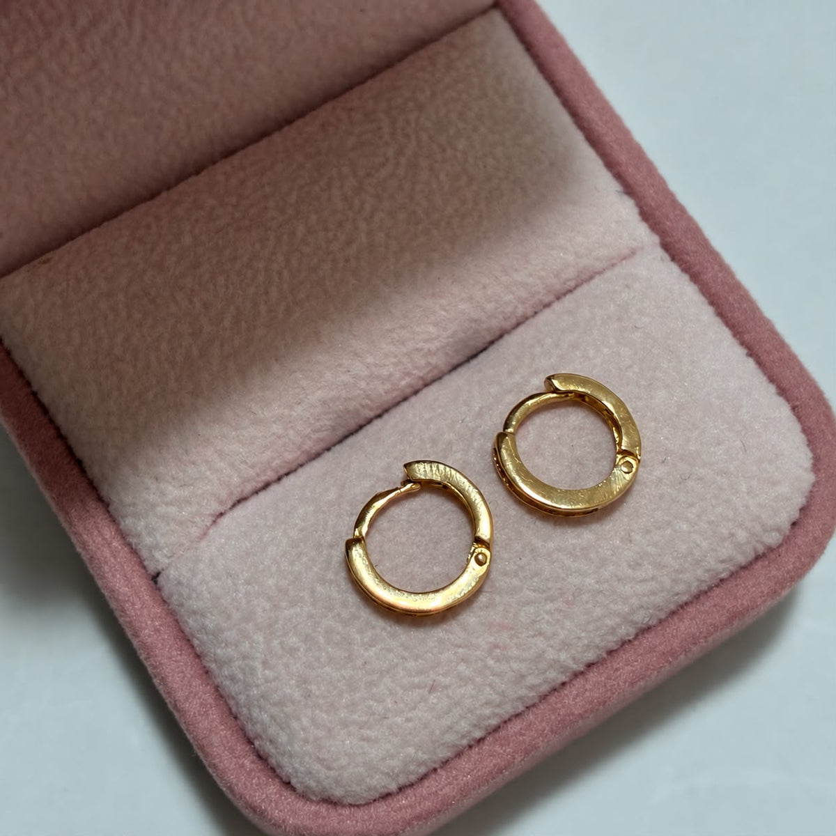 CANDONGAS CLIP + PIEDRAS BLANCAS 1CM ORO AMARILLO COL 18K-1.23GR