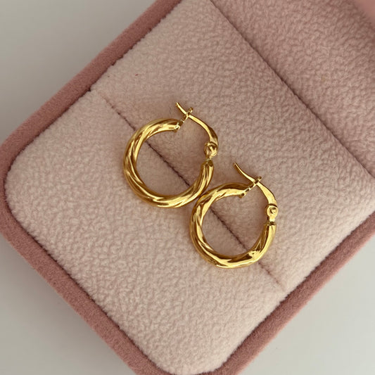 CANDONGAS TRENZADAS LISAS 1,0CM DELGADAS ORO AMARILLO COL 18K - 1,14GR (NG)