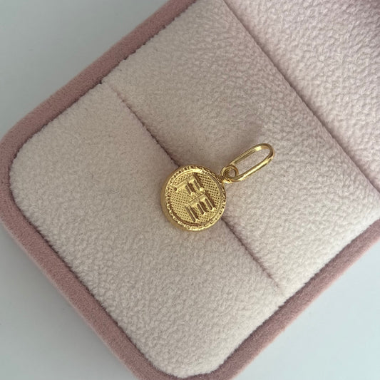DIJE PLACA FE DIAMANTADO 2CM ORO AMARILLO COL 18K - 0,79GR