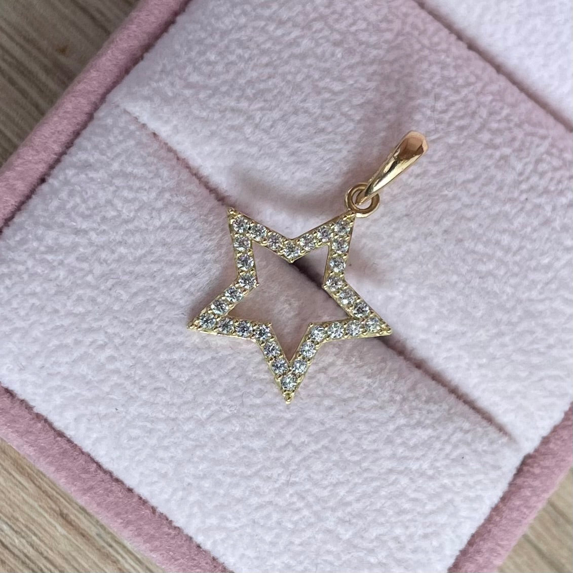 DIJE ESTRELLA SIELA PIEDRAS BLANCAS 2,3CM ORO AMARILLO COL 18K - 0,93GR (NG)