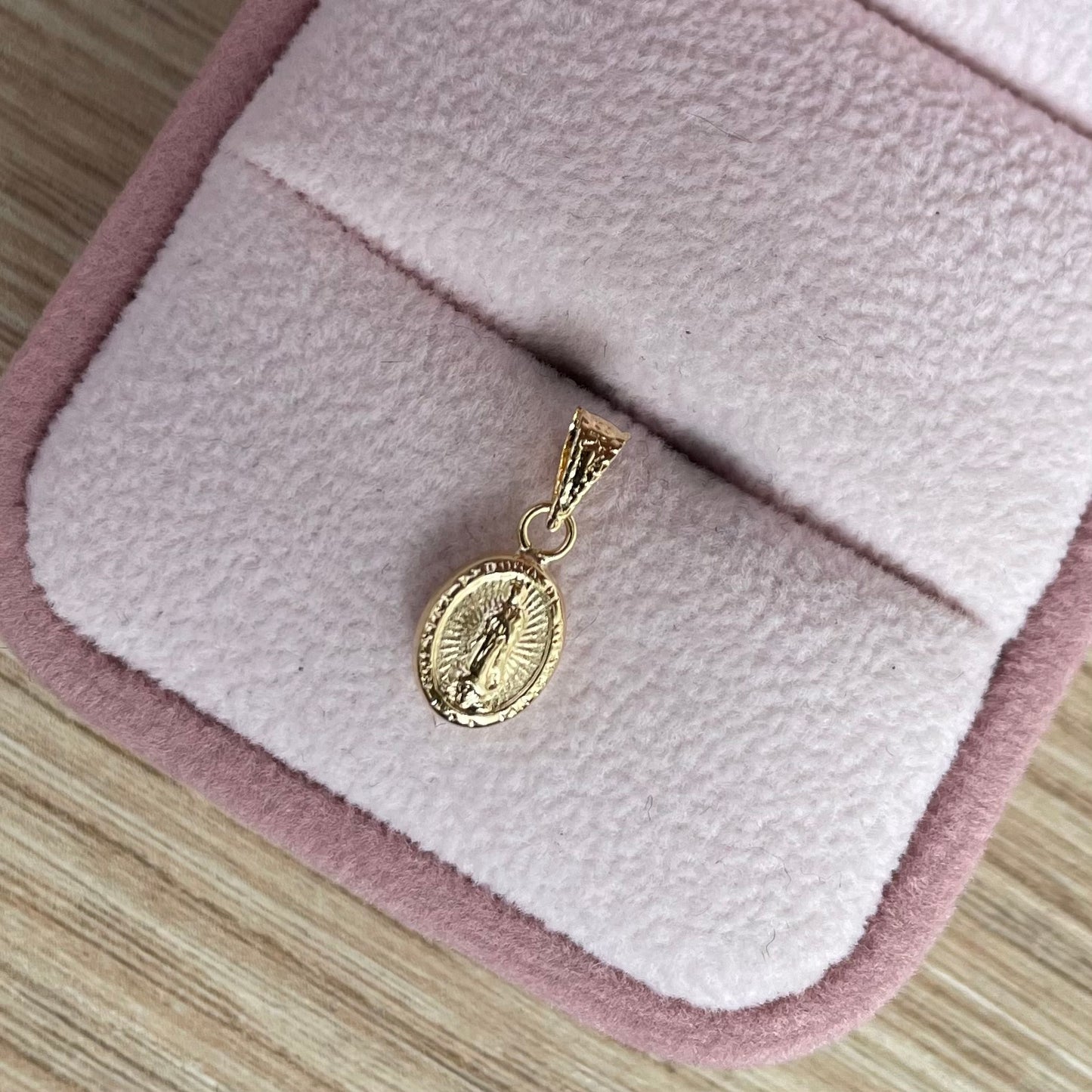DIJE VIRGEN GUADALUPE REDONDO 1.5cm ORO AMARILLO COL  18K - 0,32GR (NG)