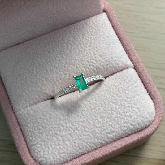 ANILLO CUADRADO + ESMERALDA NATURAL 0,23CTS PLATA 925 TALLA 6.5
