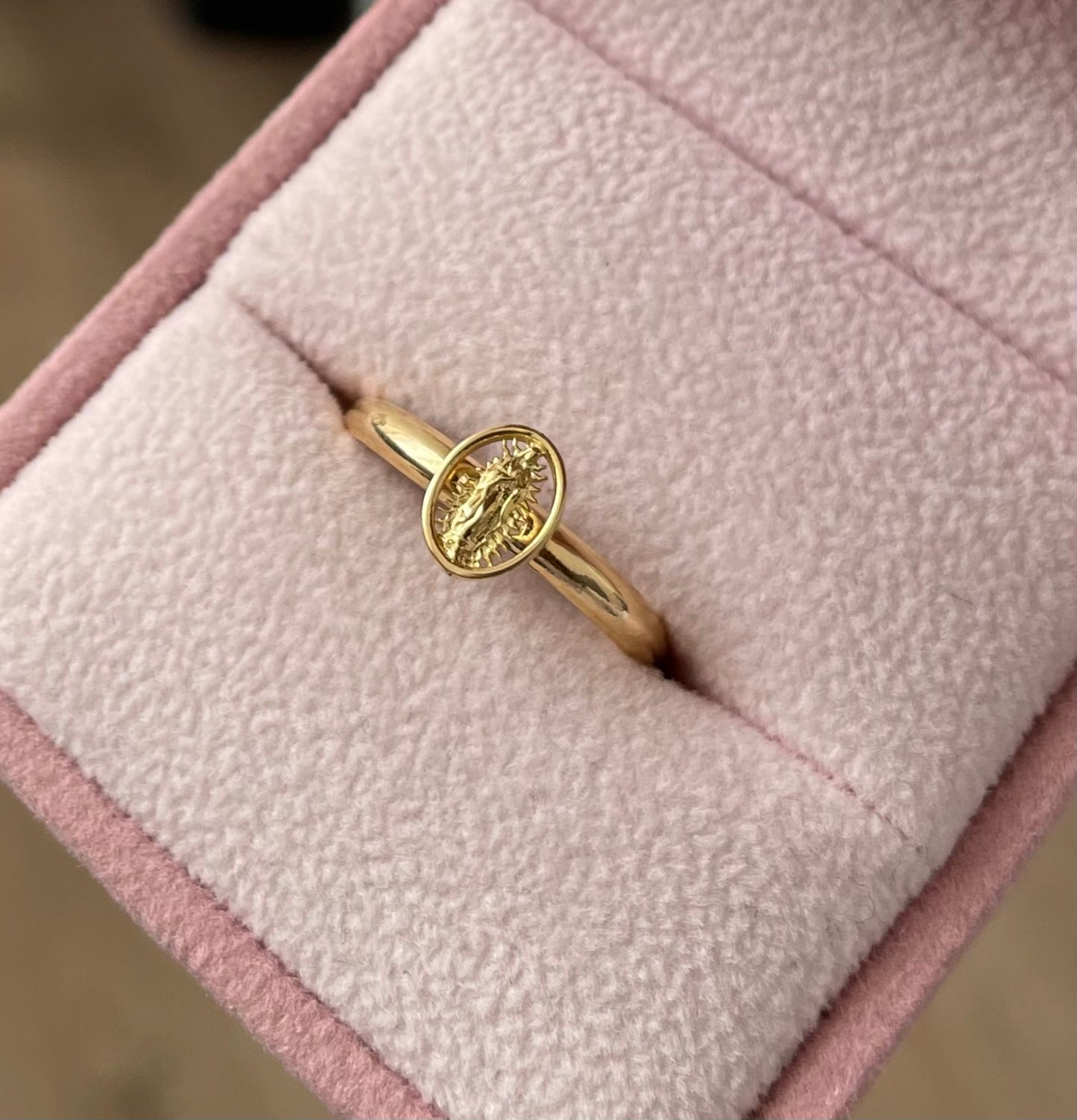 ANILLO VIRGEN DE GUADALUPE 6MM ORO AMARILLO COL 18K TALLA 6.5 - 0,95GR (NG)