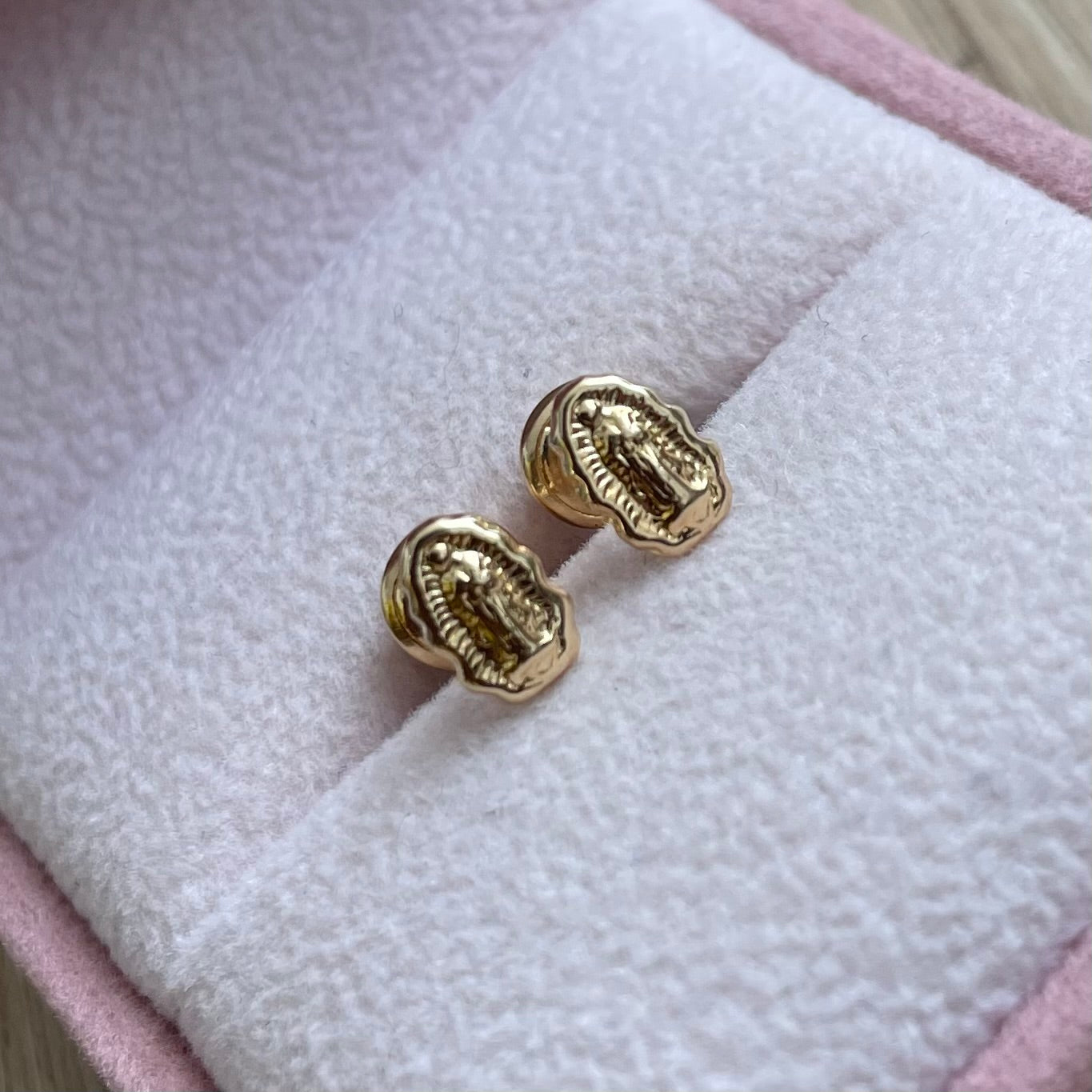 TOPOS VIRGEN DE GUADALUPE SILUETA 7MM ORO AMARILLO COL  18K - 0,64GR (NG)