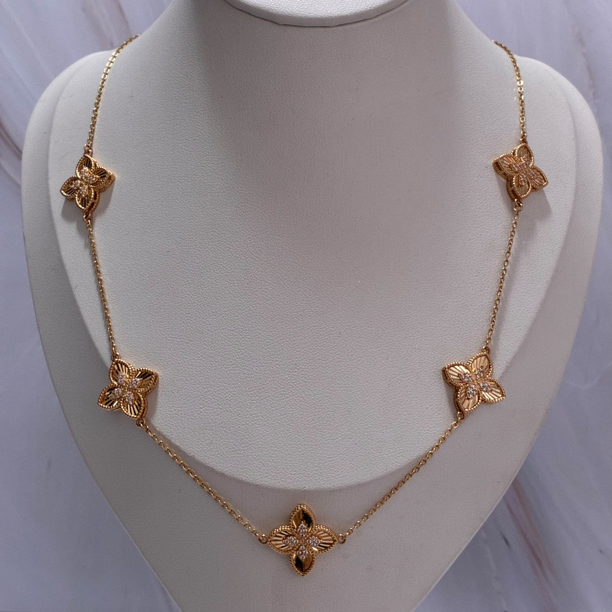 CADENA TEJIDO ROLON + TREBOLES + PIEDRAS BLANCAS 40 A 46 CM ORO AMARILLO COL 18K-11.72GR