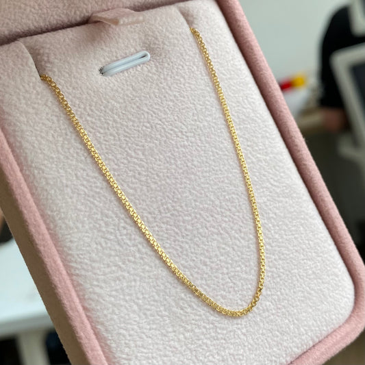CADENA CHINA PLANA TIPO ESPIGA DELGADA 1.2MM ORO ITALY 18K 60CM - 2,29GR (IJ)
