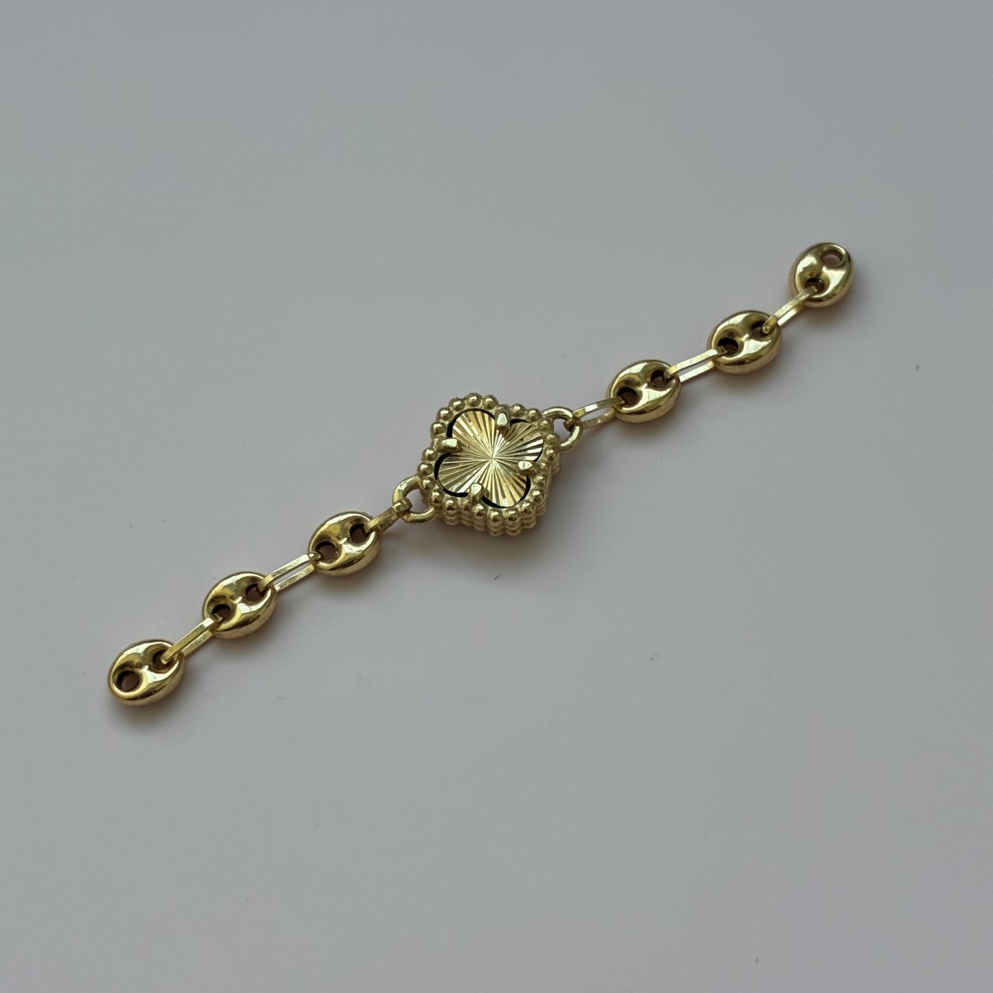DIJE PARA PULSERA TREBOL DIAMANTADO + GRANO DE CAFÉ 4.3CM ORO AMARILLO 18K - 1,29GR
