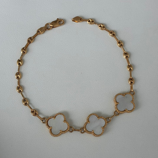 PULSERA GRANO DE CAFÉ 3MM + TRES TREBOLES NACAR BLANCO 12MM ORO AMARILLO 18K - 18.5CM 5,53GR *PP*