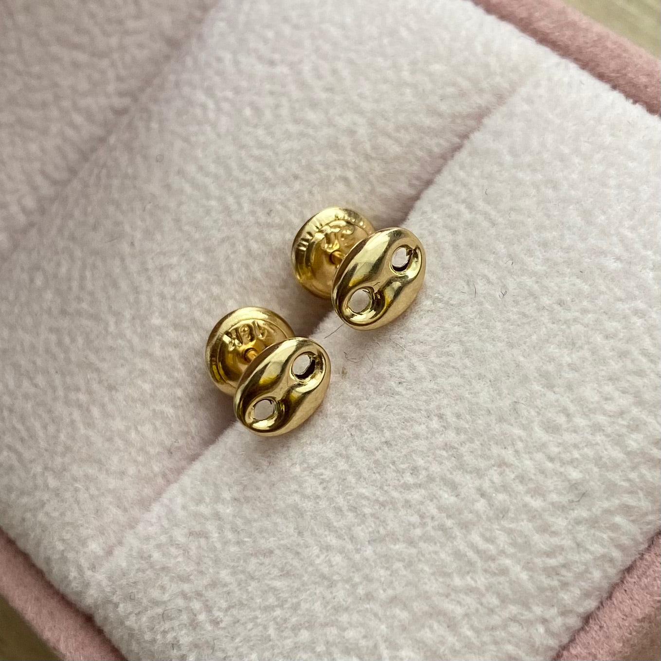 TOPOS GRANO DE CAFE 8MM ORO AMARILLO 18K -0,55GR (NG)