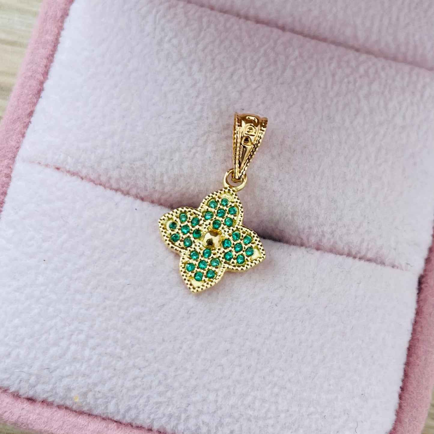DIJE DE FLOR PIEDRAS VERDES 2CM ORO AMARILLO COL 18K - 1,02GR (NG)
