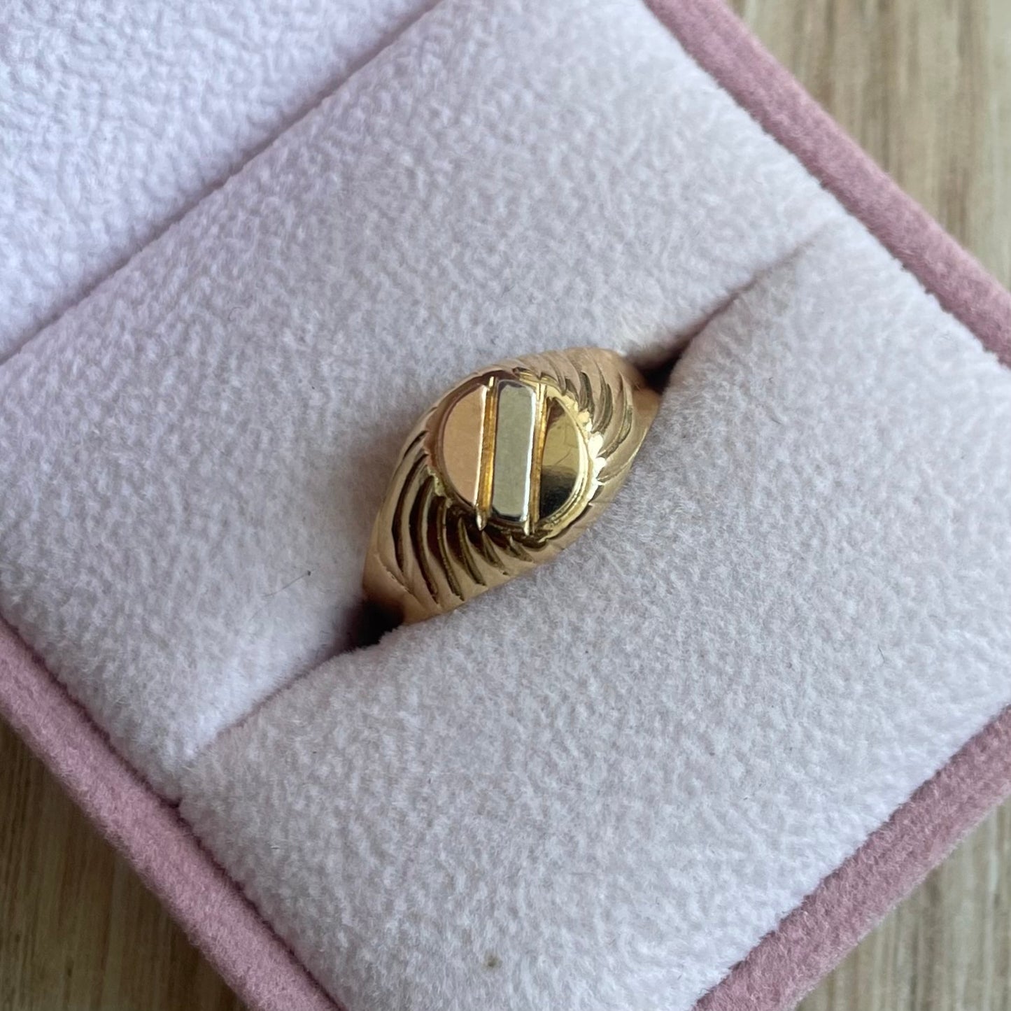 ANILLO TRES OROS CON RELIEVE ORO AMARILLO COL 18K TALLA 7 - 1.31GR (N)