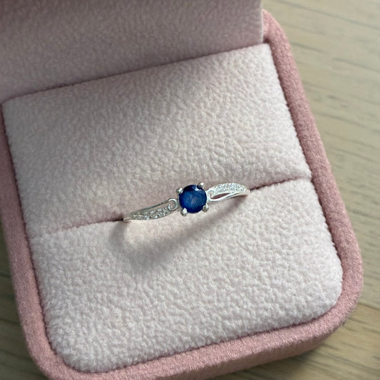 ANILLO ANGELES PIEDRAS BLANCAS + ZAFIRO NATURAL 0,41 CTS PLATA 925 TALLA 7
