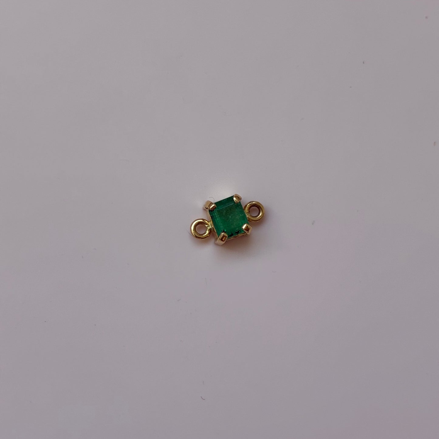 DIJE PARA PULSERA CHISPA DE ESMERALDA 0.9CM ORO AMARILLO 18K - 0,64GR