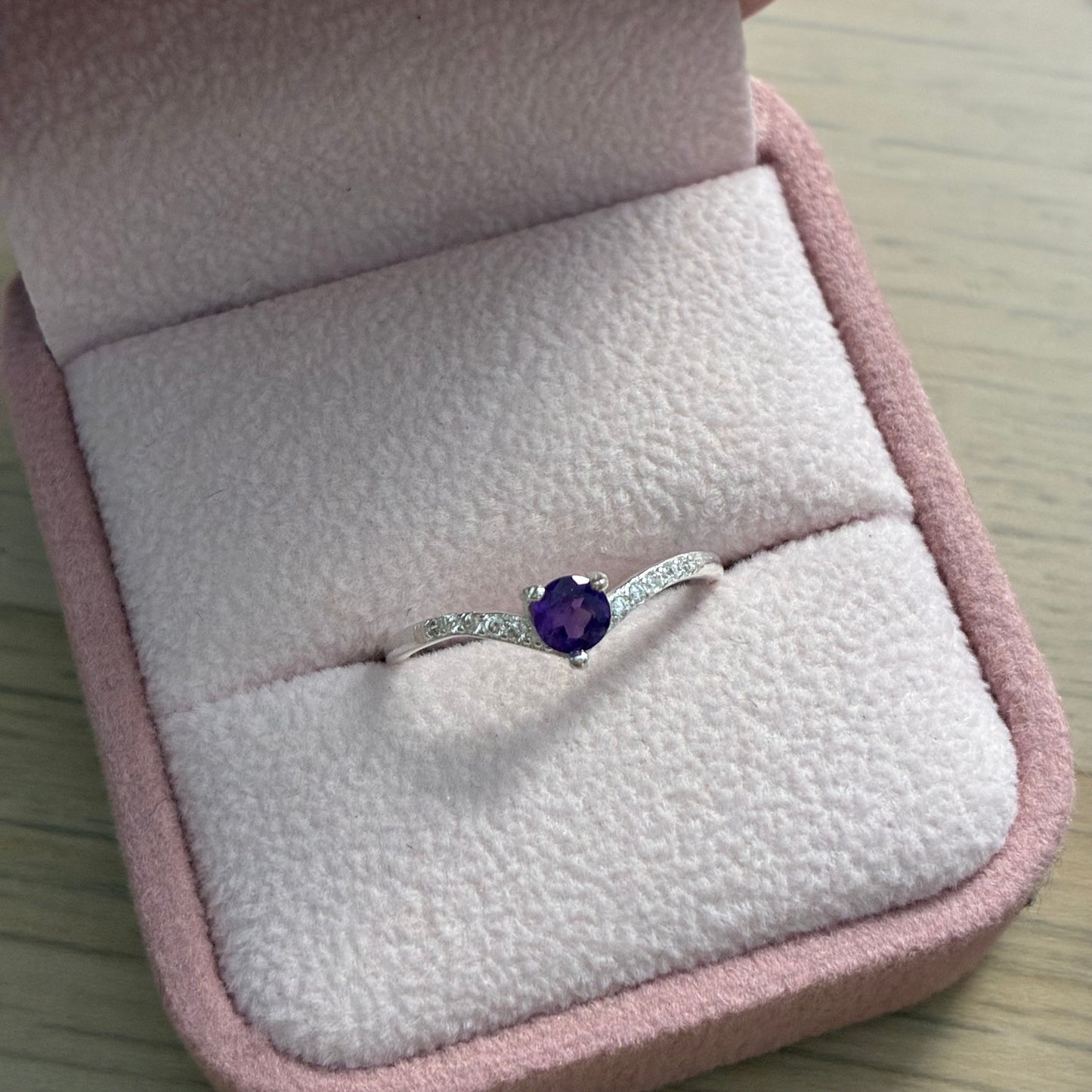 ANILLO CORAL PIEDRAS BLANCAS + AMATISTA NATURAL 0,21CTS PLATA 925 TALLA 7