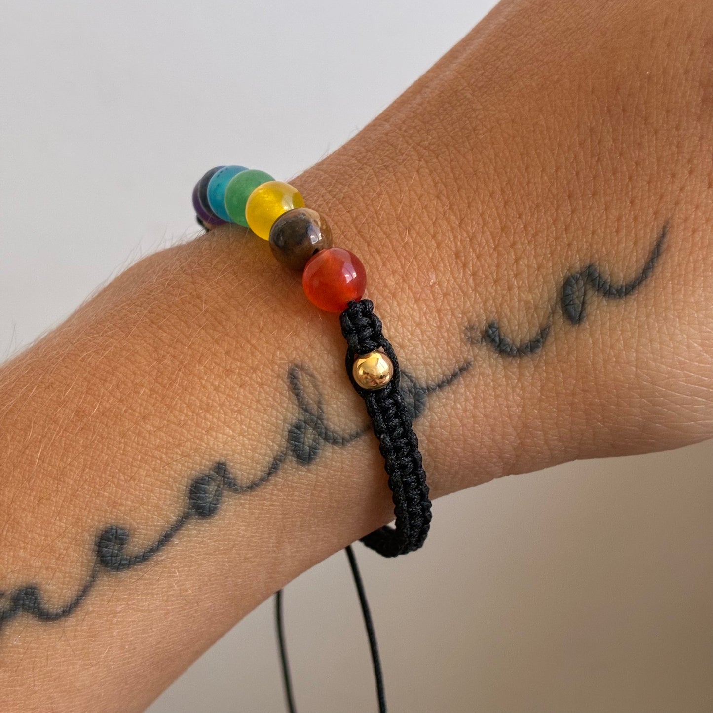 PULSERA HILO NEGRO 7 CHAKRAS 2 BOLAS 4M LISAS ENTRELAZADAS ORO AMARILLO 18K - 0,18GR