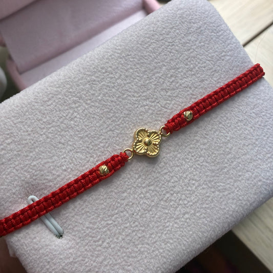 PULSERA HILO ROJO HERRAJE TREBOL DIAMANTADO + 2 BOLAS DIAMANTADAS 3M ORO AMARILLO COL 18K - 0,55GR