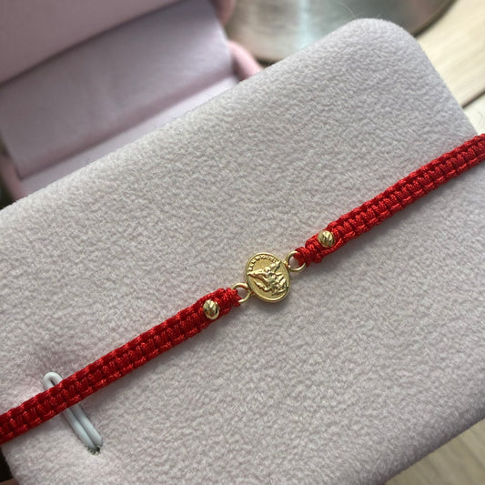 PULSERA HILO ROJO HERRAJE SAN MIGUEL + 2 BOLAS DIAMANTADAS 3M ORO AMARILLO COL 18K - 0,43GR