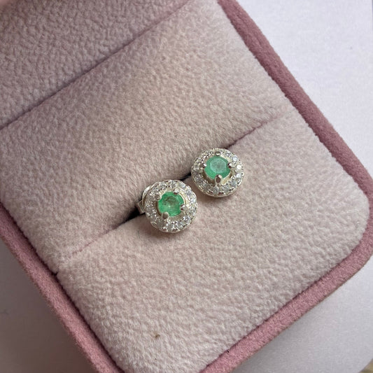 TOPOS KARLA PIEDRAS BLANCAS + ESMERALDA NATURAL PLATA 925