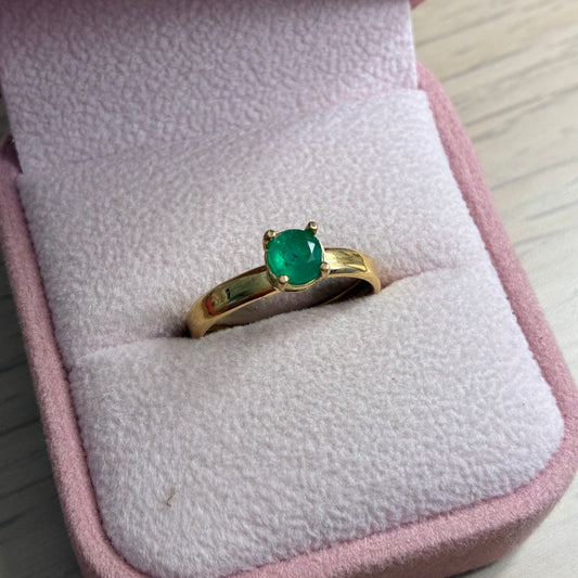 ANILLO SOLITARIO KASSANDRA ESMERALDA NATURAL 0,40QTS ORO AMARILLO COL 18K TALLA 7 - 1,55GR
