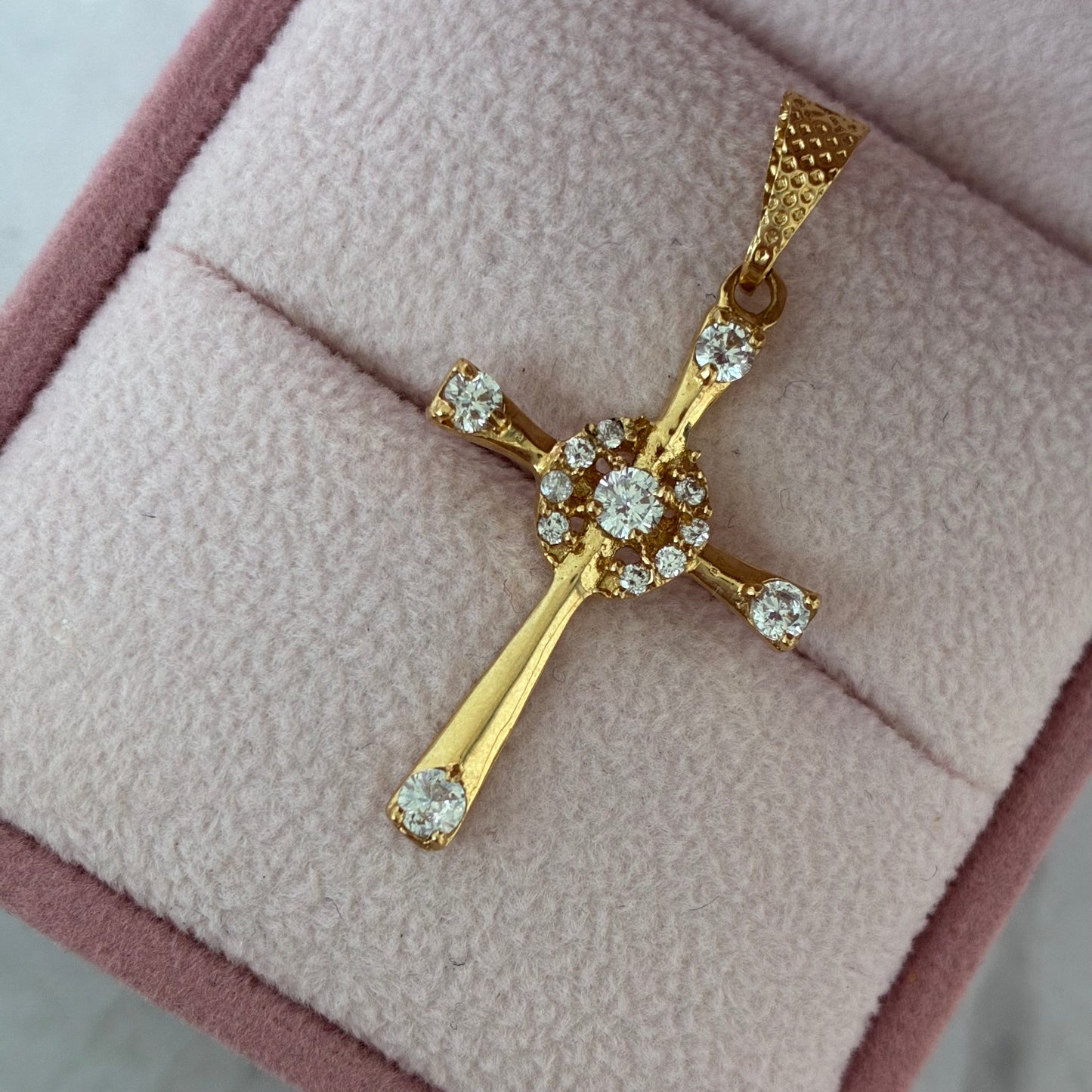 DIJE CRIUZ LISA CON PUNTAS Y CORONA PIEDRAS BLANCAS 3.5CM ORO AMARILLO COL 18K - 1,56GR (NA)